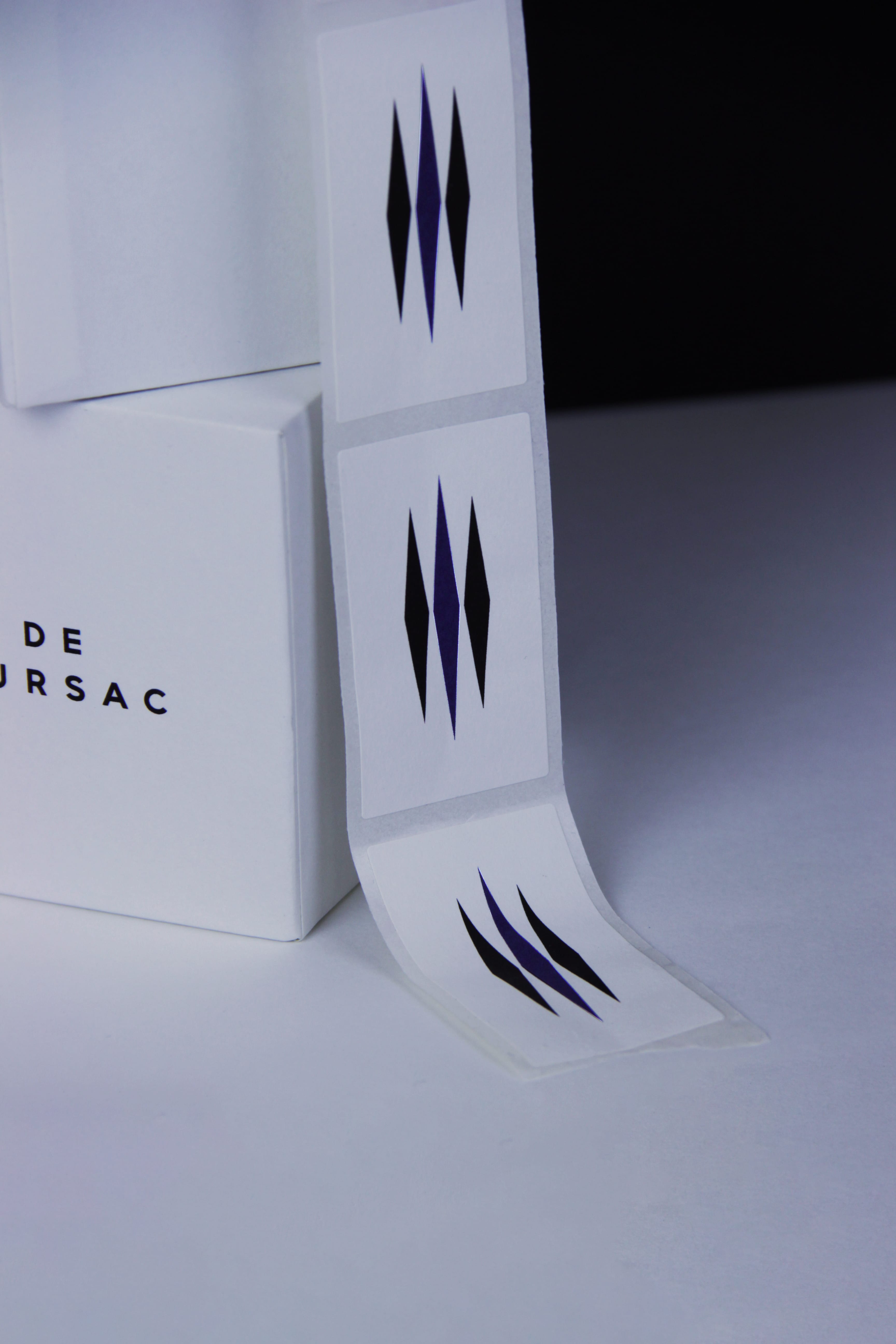 Bobine de stickers De Fursac pour le packaging de luxe